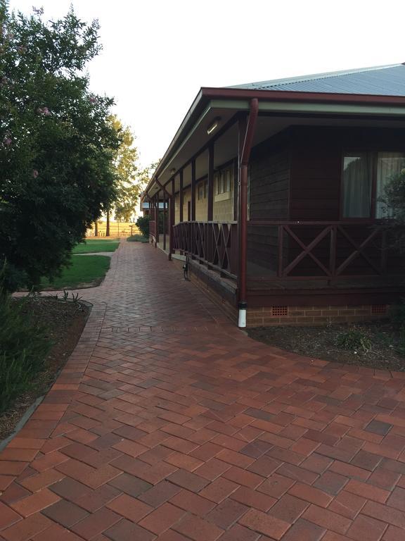 Aussie Cabins Hotel Dubbo Ngoại thất bức ảnh